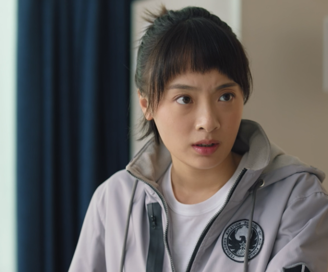 在飞行训练中成绩不理想,看着张栋梁的不对劲,于欣然等人也很着急