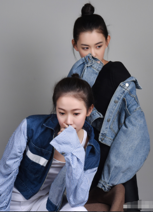 蒋依依与姐姐合照曝光,姐姐颜值太抢镜,仿佛看到林心如!