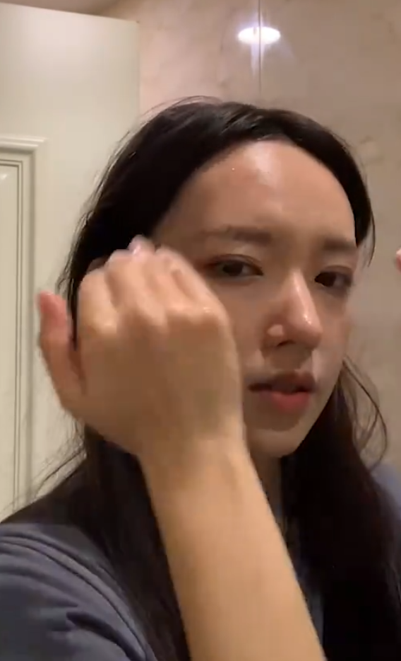 程潇卸妆素颜"撞脸林允",看到鼻孔一瞬,网友彻底沸腾了