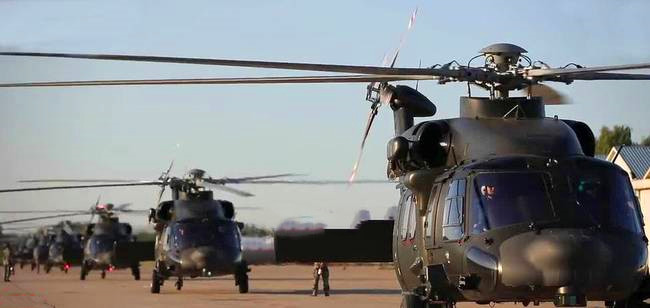 接受检阅之后歼20直20玩起了大象漫步网友呼唤另一机登场