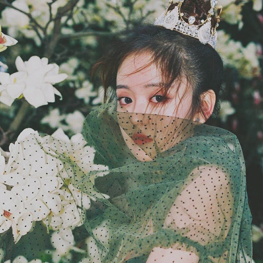"冷暖自知"女生头像:我把失落暗藏,这算不算心机