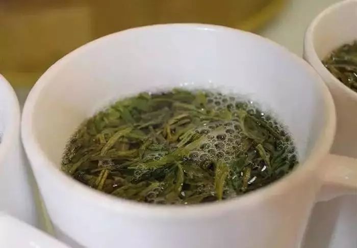 假期无数食客慕名而来 带你了解富春茶点制作技艺