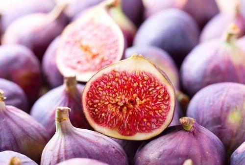 十月 它是唯一没打农药的水果 每天吃上一些 晒黑的皮肤白回来