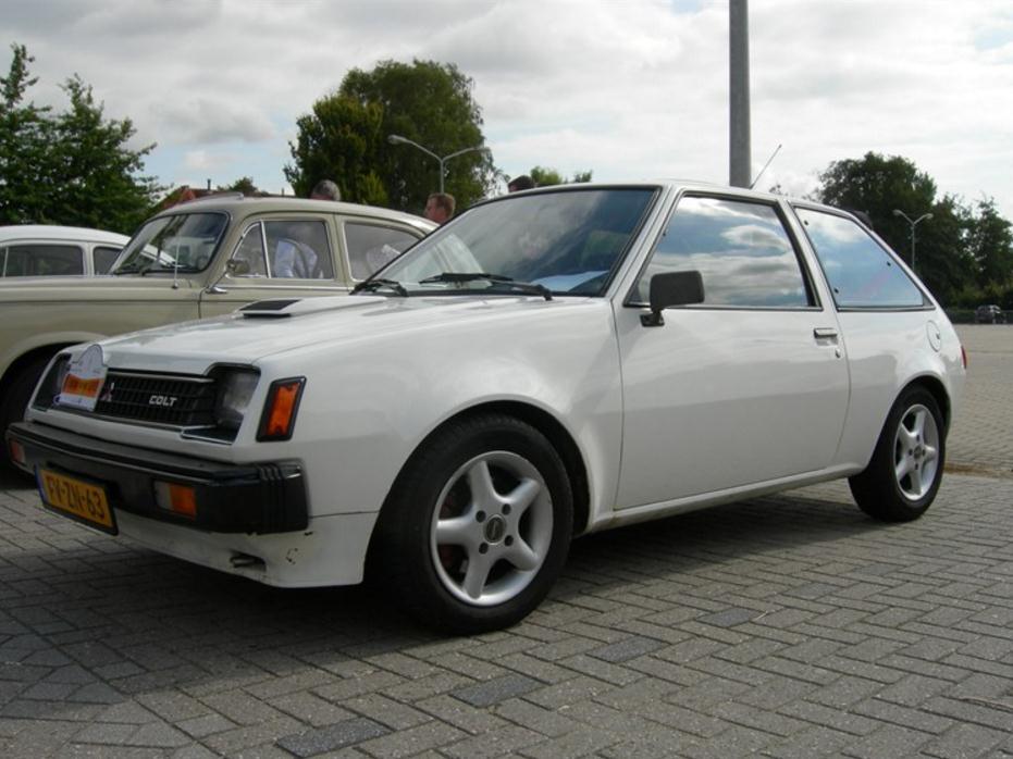 成龙首支汽车广告 给了三菱小钢炮 75匹马力 17 2秒破百