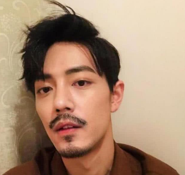 本以为肖战留胡子够man了,直看到蔡徐坤,才明白什么叫真男人_腾讯新闻
