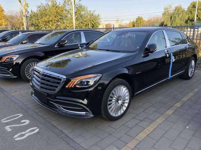 迈巴赫的价格本身也比较昂贵,一台迈巴赫s560,基本上落地就要260万了.