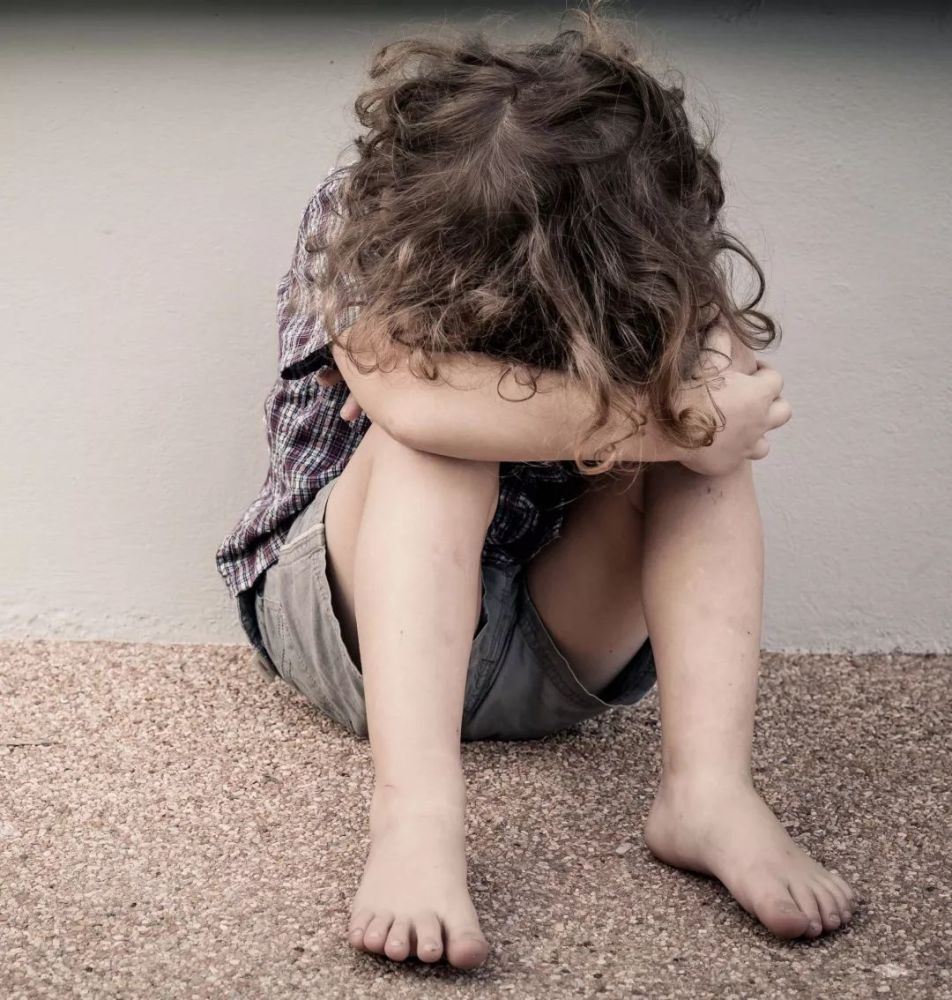 2岁出道 替父还800万房贷 被父亲寄生13年后 他还好吗