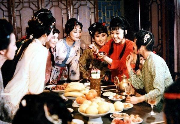 贾府|《红楼梦》里贾府是怎样过重阳节的？