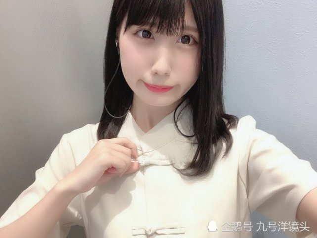 佐藤响根据松冈笑南在网上发布的自拍,在其瞳孔内发现了一些建筑物