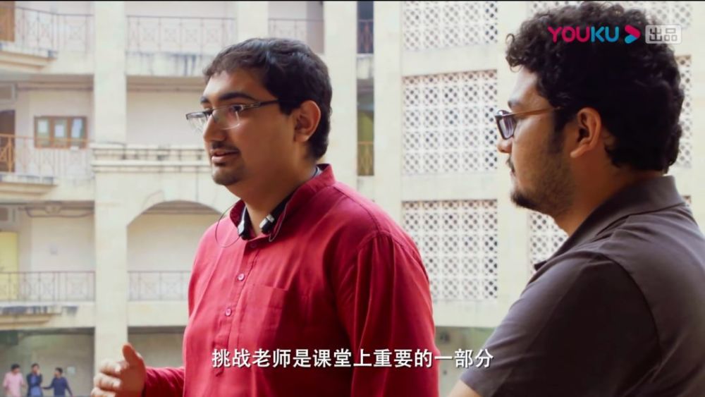 在加尔各答的西孟加拉邦国立法学大学,一个叫苏维克的法律课老师利用