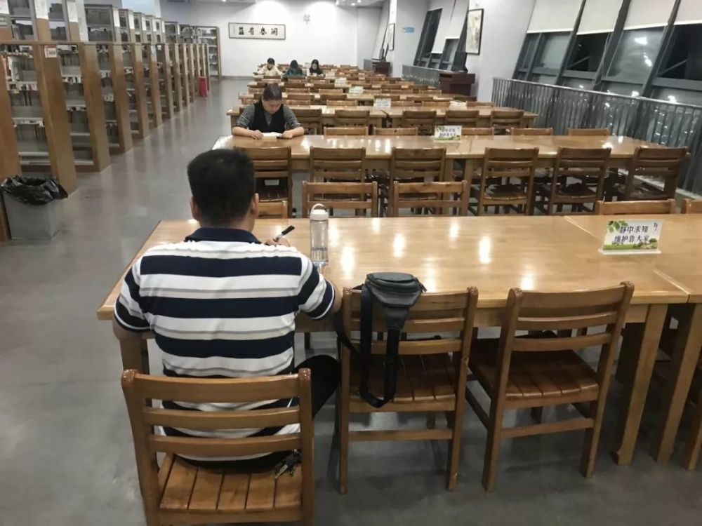 10月8日起 黄石市图书馆和群艺馆 开放时间延长至晚间 可满足不同