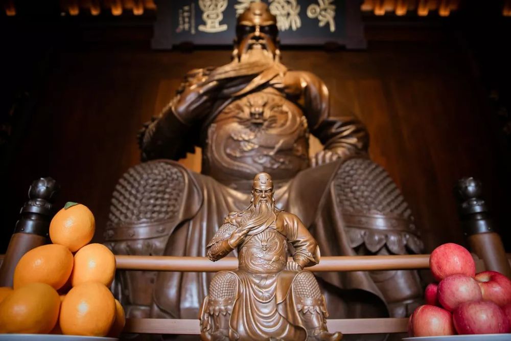 为什么伽蓝菩萨以关公的形象显于众人面前?