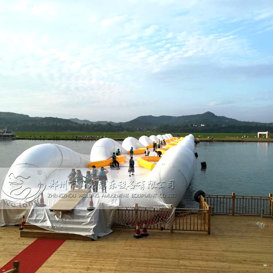 颜值与实力并存 充气蹦床桥这样的设计太别致!