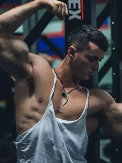 从确诊癌症到肌肉型男——zach zeiler