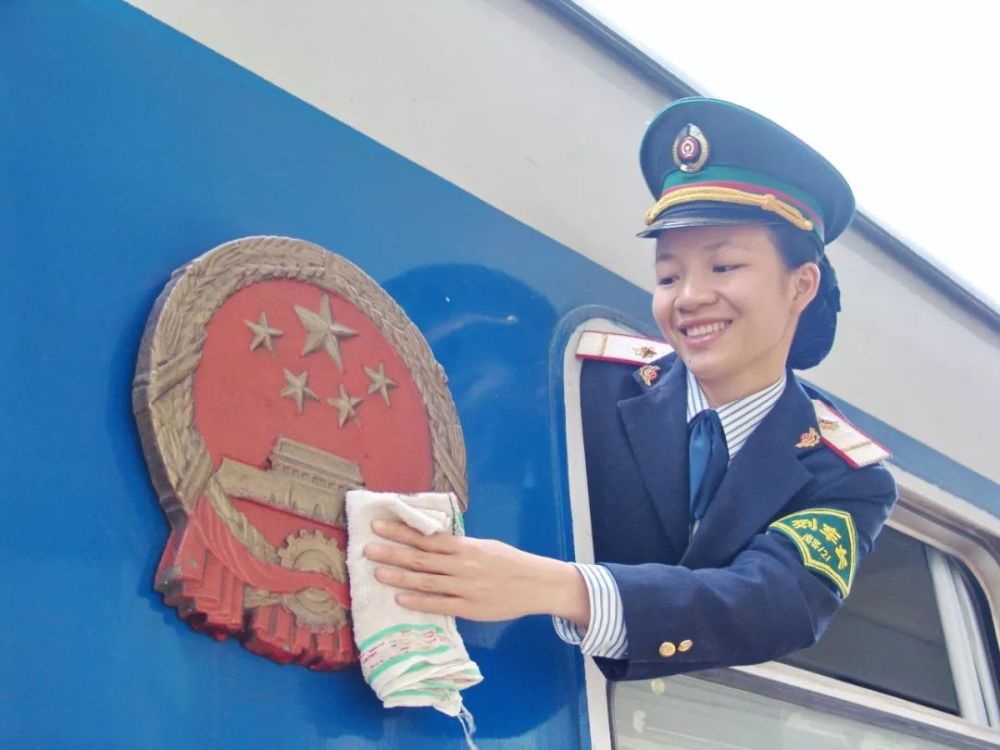 2008年,身着铁路制服的姑娘们,英姿飒爽.