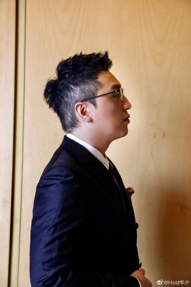 知名主持人华少近照曝光,减肥30斤仍显胖?曾因病致吐血和肥胖
