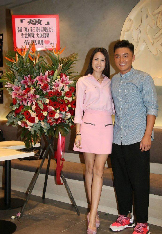 香港艺人杨明无惧市场低迷斥资7位数开分店可却遭恶意破坏