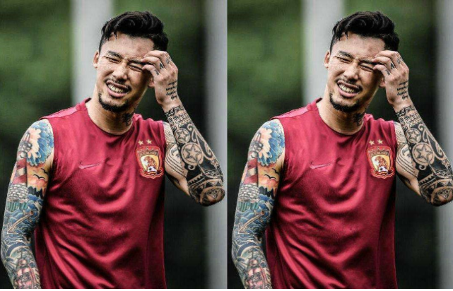 他是一个十分出色的足球运动员,而在他的身上就有很多的纹身,十分的