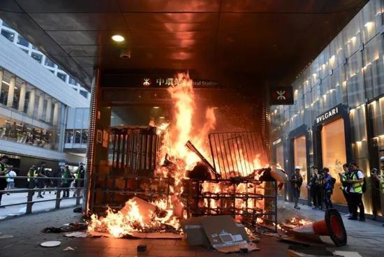 香港涉示威火警4个月约600宗,汽油弹纵火案增加