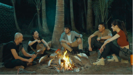 电影《荒岛求生之巨兽来袭》今日上映,怪兽出