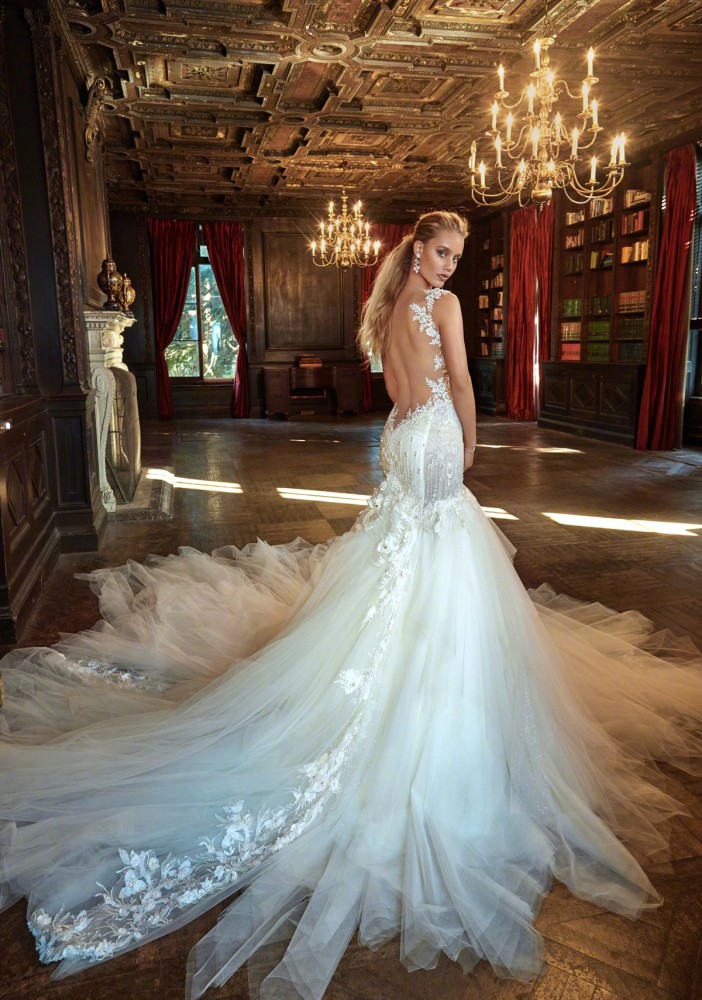 人鱼婚纱系列只有完美身材才能驾驭