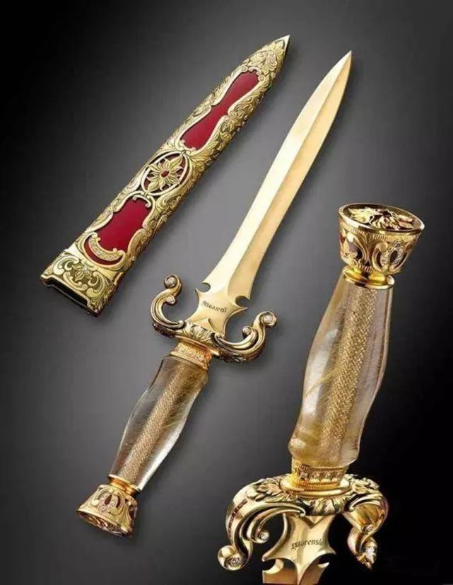 tuts匕首)他的成名作是历时五年制作还原的埃及法老黄金匕首(king