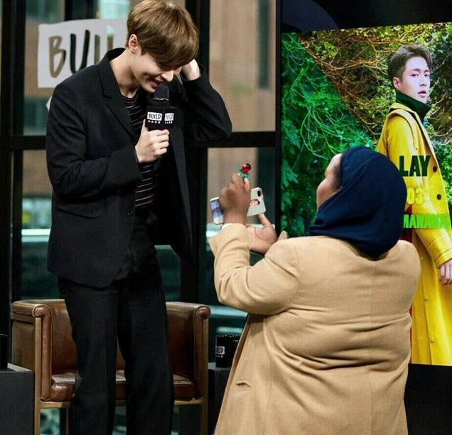 杨天真张艺兴宣布解约,一年合约质疑不断,最自信的事业出现问题