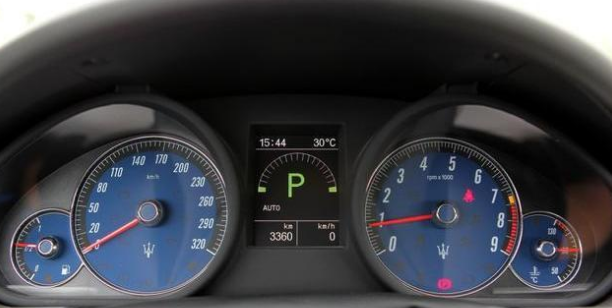 玛莎拉蒂granturismo的仪表极速是320km/h