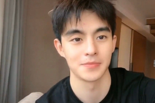 卓逸凡放弃张领领又放弃和宋湲约会王锦秋逆袭宋湲成功