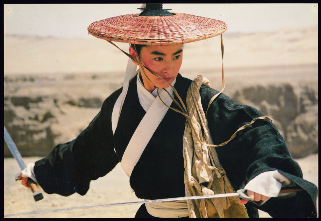 王彤川昔日新龙门客栈出彩店小二如今荡涤心灵成画家