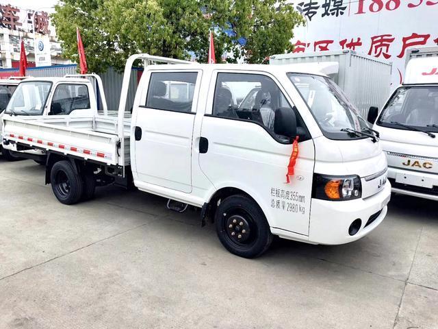 千呼万唤始出来 看江淮轿卡x6如何"宽以待人"