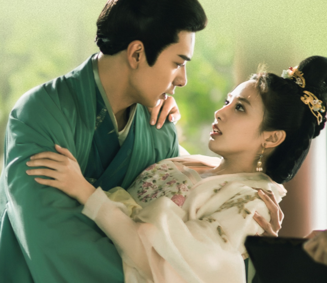 记得当时追剧的时候,被李承鄞与小枫之间的爱情虐哭好多回,那段时间的