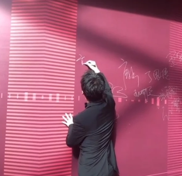 有种"签名"叫郭麒麟,51划的名字他却一笔带过,都怪郭德纲!