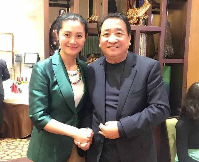 说起司晓红,其实也是科班出身,毕业于解放军艺术学院戏剧系.