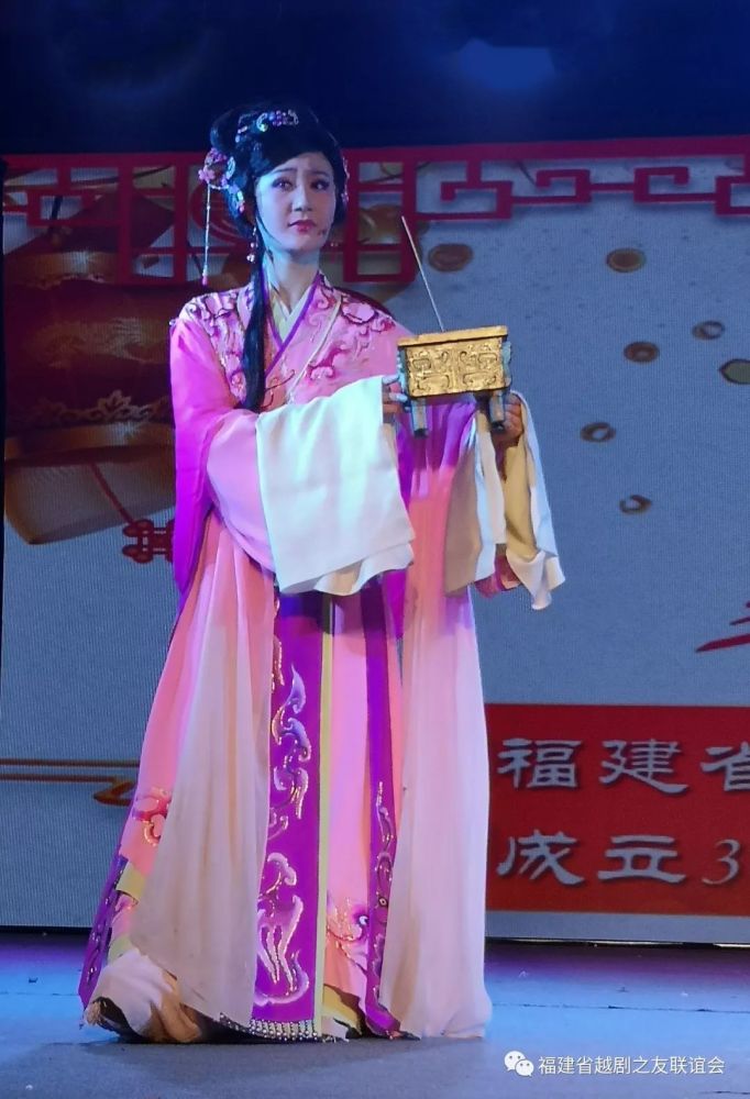 《花中君子·赠银 高汾,林月华,李萍我们仨,首演咯画面还行吗?