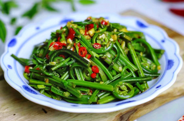 蕨菜可不可以吃,健不健康?很多人还不知道,涨知识了