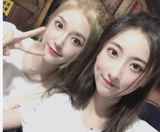 s9女解说rita整线下感谢会跟几十猛男开心玩耍后留下美好回忆