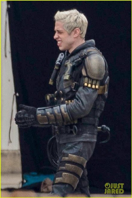 flula borg将饰演标枪(javelin),肖恩·古恩将饰演黄鼠狼(weasal)