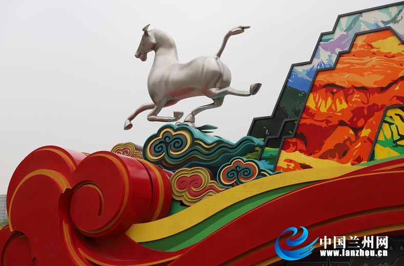 如意彩车载誉归来 甘肃旅游再添新景