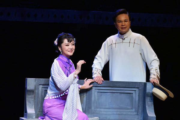 官方图这些年,王丽君一直在积蓄力量,近几年新推出的沪剧《敦煌女儿》