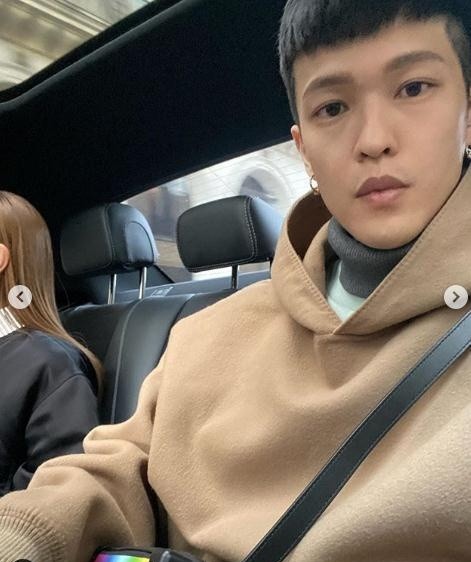 邓紫棋男友是闺蜜前任,还是对方介绍认识的,两年后男方首次晒照秀恩爱