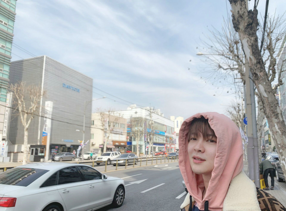 《做家务的男人》中"精致"男孩尤长靖,素颜是这样,你还喜欢吗