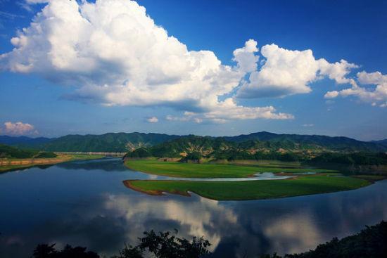 不僅風景秀麗,燒烤和海鮮也是丹東的特色,如果去旅遊著兩項一定不要