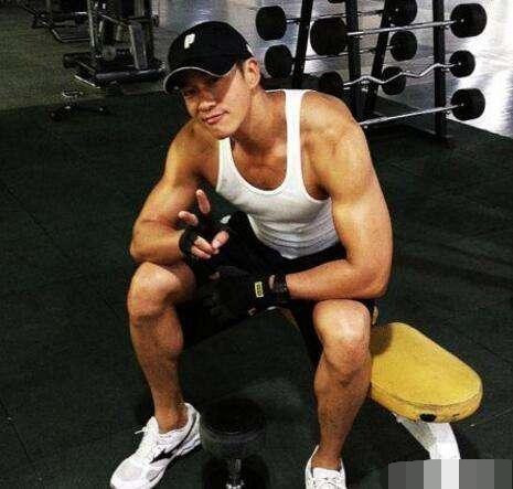 是岁月蹉跎,还是你太过放纵?44岁何润东婚后发福变秃变油腻大叔