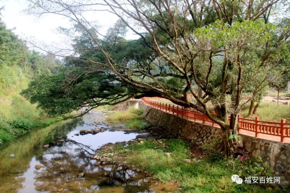 昨日用五小时走溪柄至城阳那陌生的群山途中欣赏在建的投资十亿元的