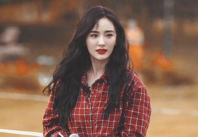 2021年冬天女明星流行的减龄发型