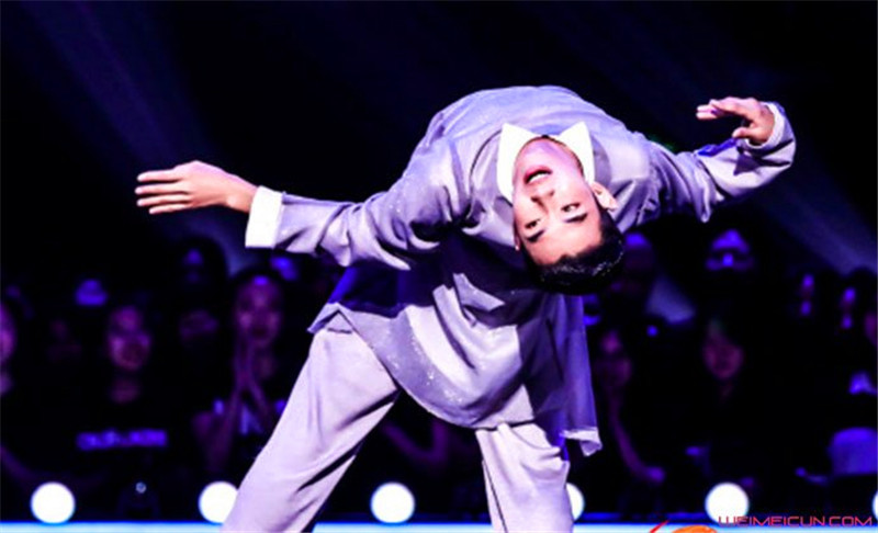 舞蹈风暴再迎顶尖舞者极致作品引何炅动情落泪