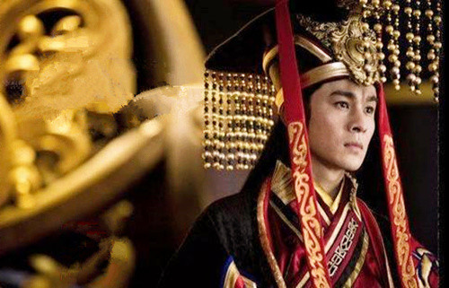 他雄才大略,差点成千古明君,手下出了6位皇帝,建立5个帝国