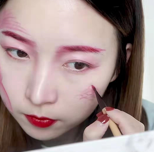 美术生一支口红画全脸本以为是灾难现场看到最后我爱了