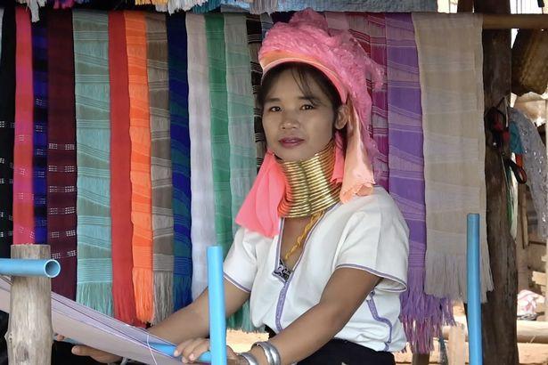 缅甸长颈族从儿时起戴20斤铜颈环"看起来像龙",网友:太多数量会窒息吧